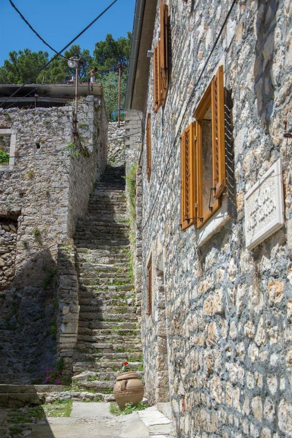 Mediterranean Terrace Apartment With Bikes & Sup Skradin Exterior photo